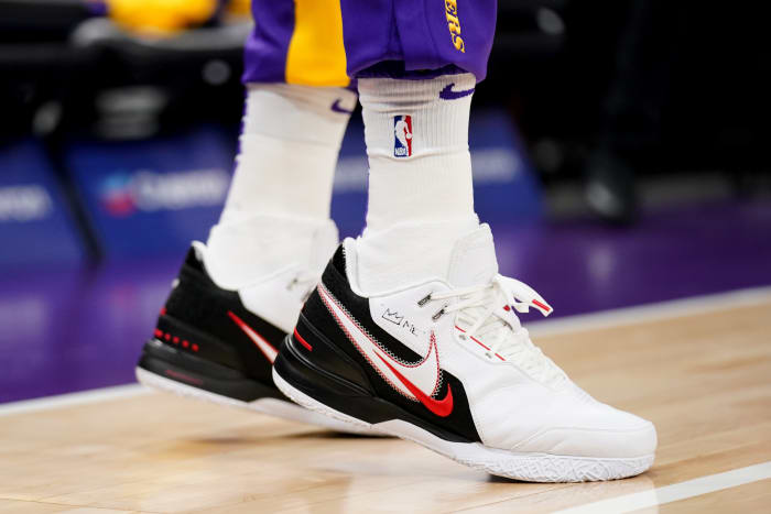 Los Angeles Lakers forward LeBron James' white and black Nike sneakers.